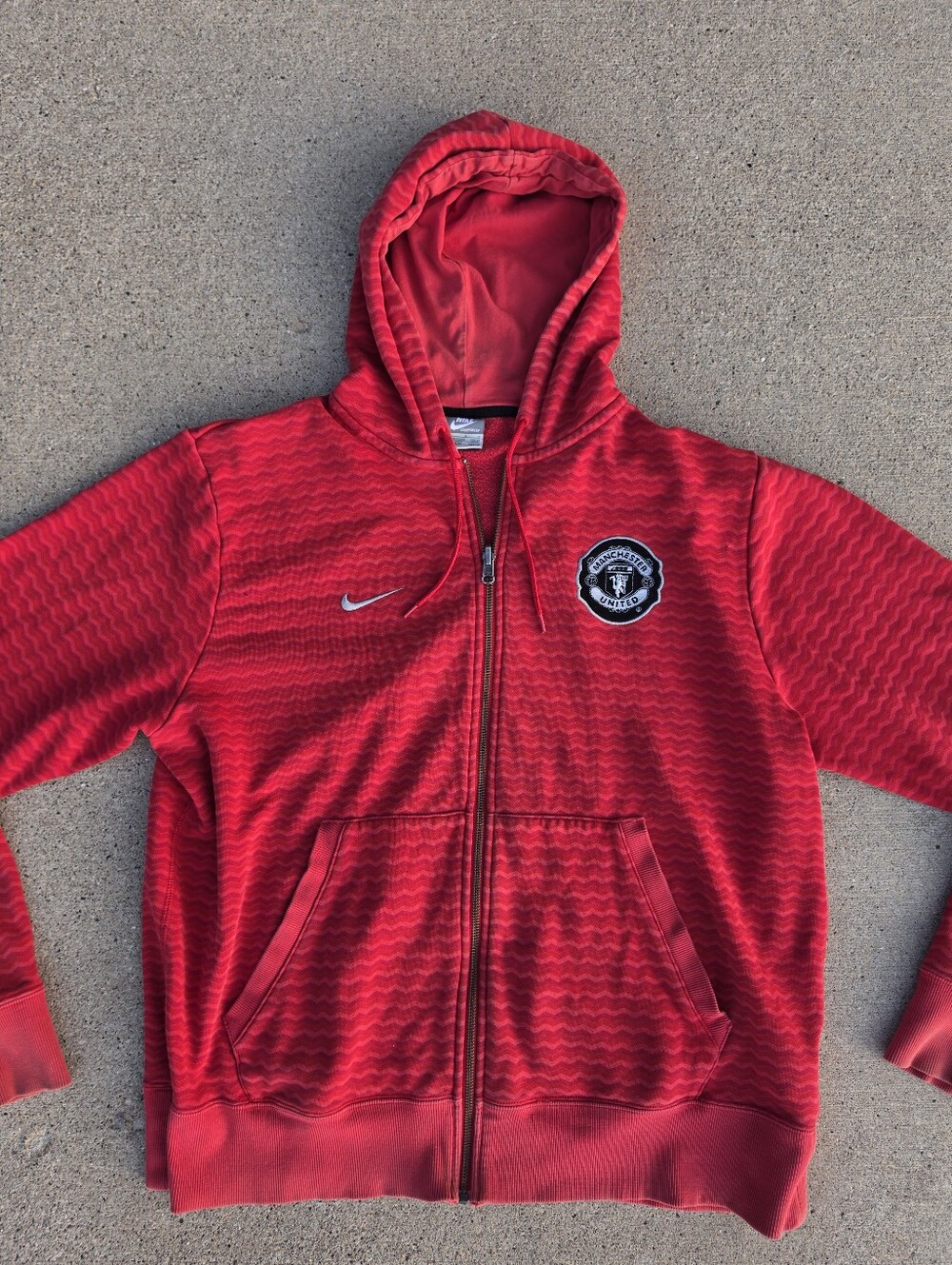 Nike Manchester United Red Zip-Up Hoodie Size L